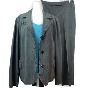 Emma James Woman 16W Gray and Black Plaid Pantsuit w/ Ruffle Collar